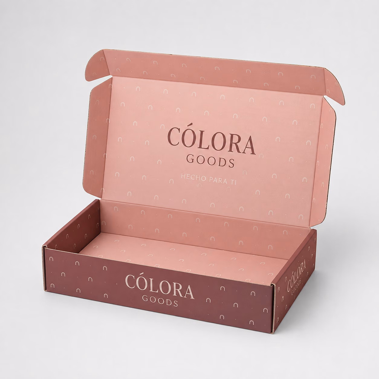 Cajas de envío personalizadas con impresión personalizada de la marca ficticia CÉLORA GOODS