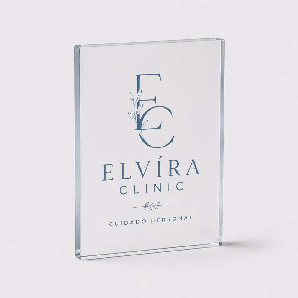 Metacrilato impreso con impresión personalizada de la marca ficticia ELVÉRA CLINIC